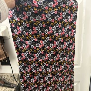 NWOT LOFT floral elastic waist skirt.